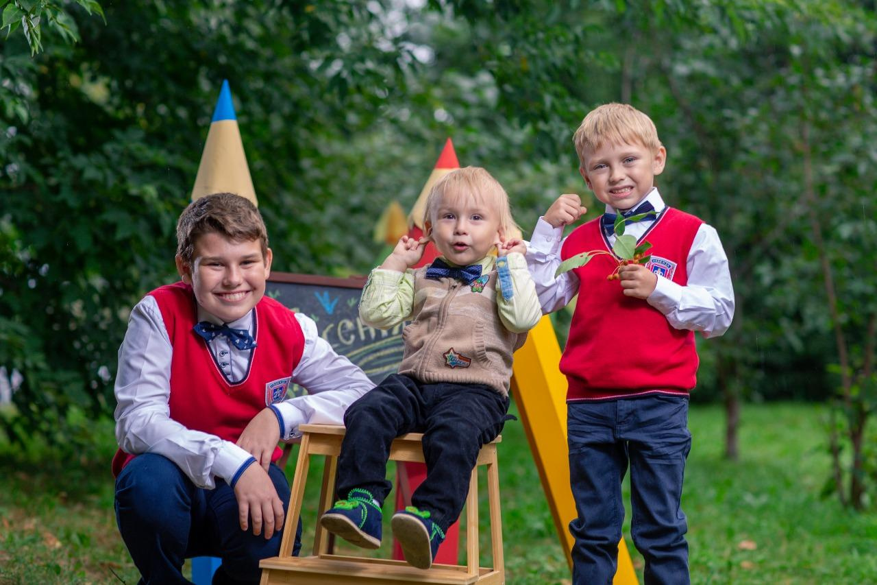 Фотопроект и фотодень для школьников и классов с декорациями. Выпускной альбом Новосибирск