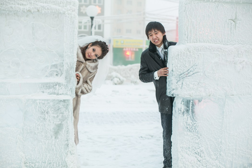 Зимнее свадебное фото. Фотограф Надежда Куин, Якутск