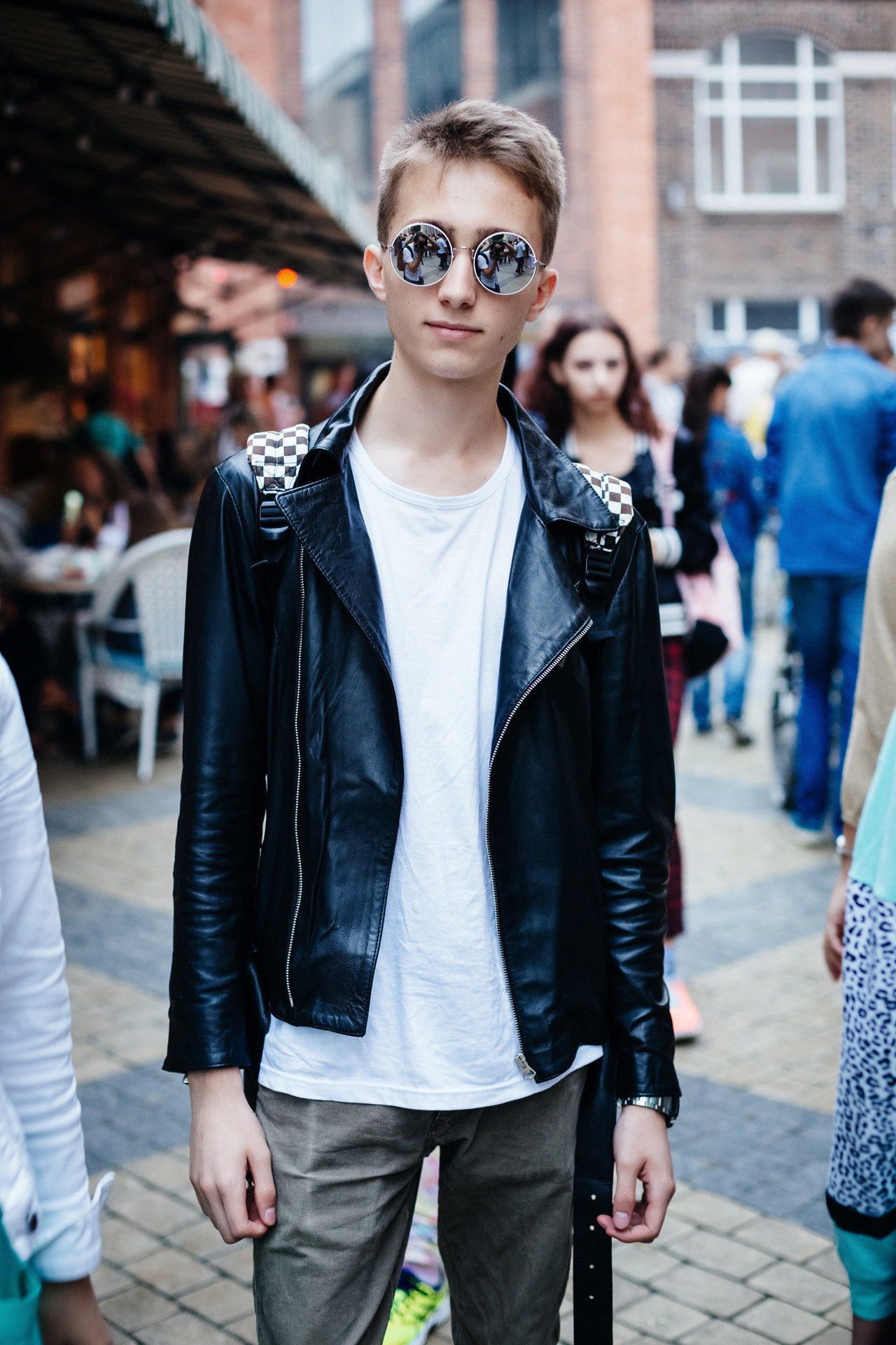 Отражение атмосферы гастрофеста в Петровском квартале. Свадебный и семейный фотограф в Таганроге Бакарюк Антон