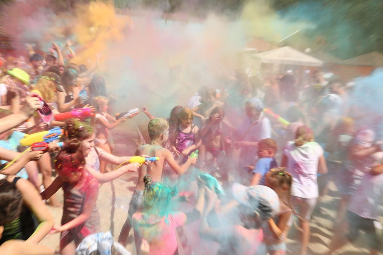Фестиваль красок в парке Звезда. Портретный и репортажный фотограф. Мыльников Илья
