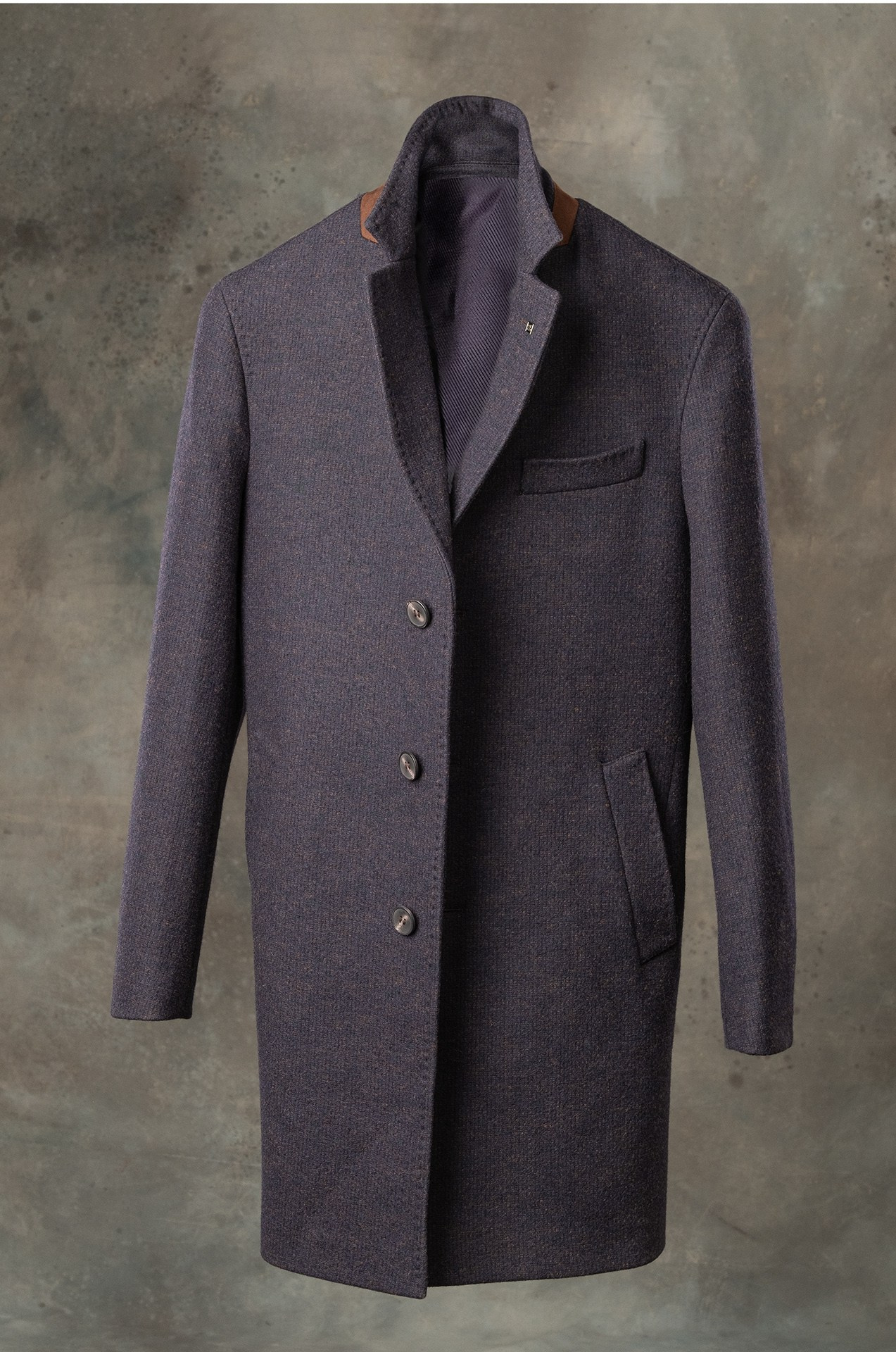 Фотография мужского пальто - фотограф Игорь Пискарев.