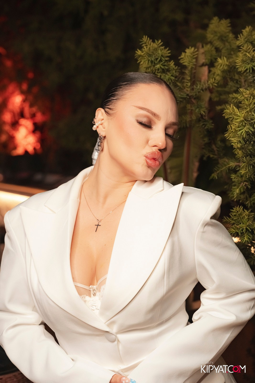 EDEN POOL & BAR. КИПЯТКОМ АЛМАТЫ!