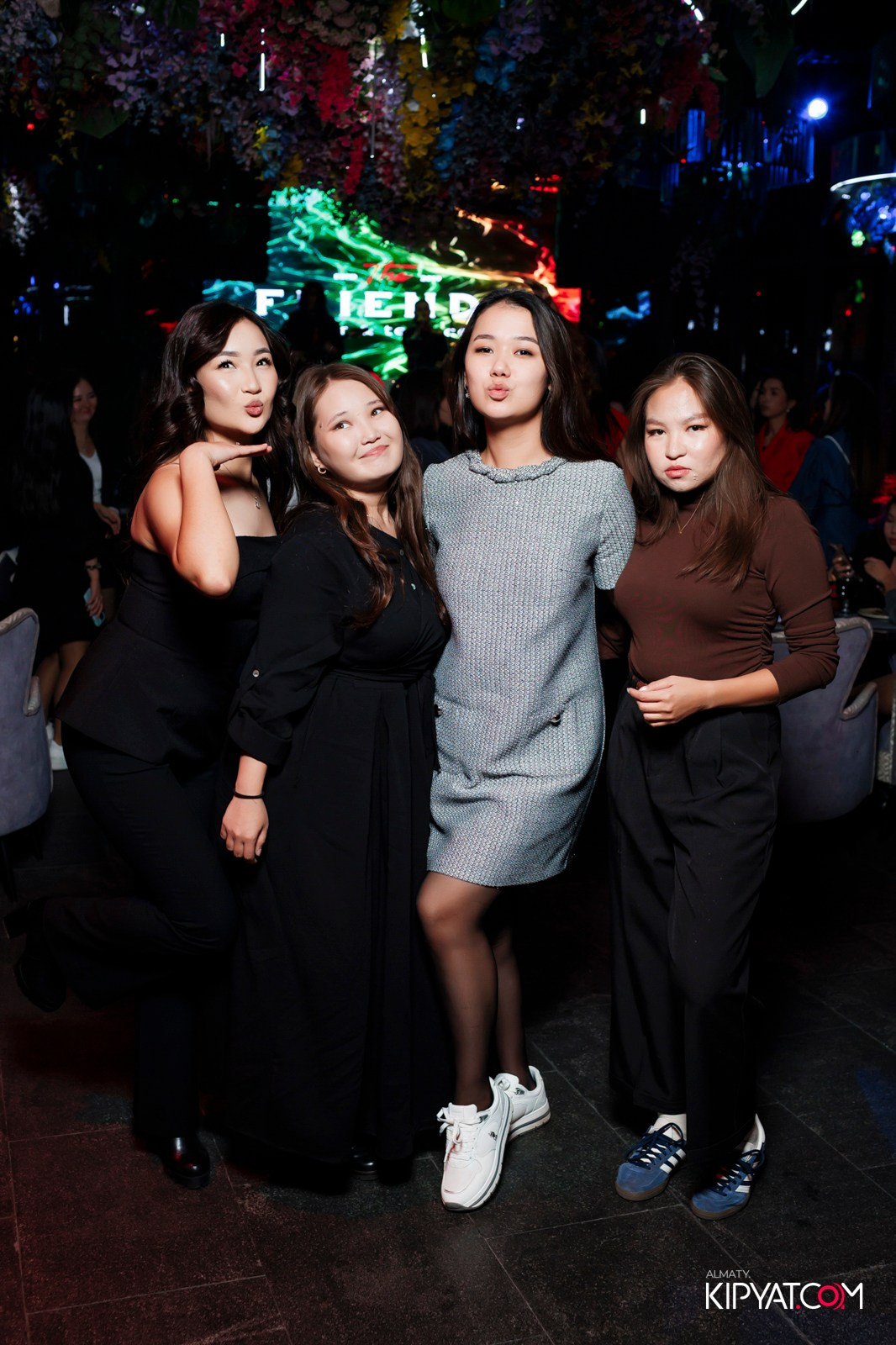 FRIENDS BAR & TERRACE. КИПЯТКОМ АЛМАТЫ!