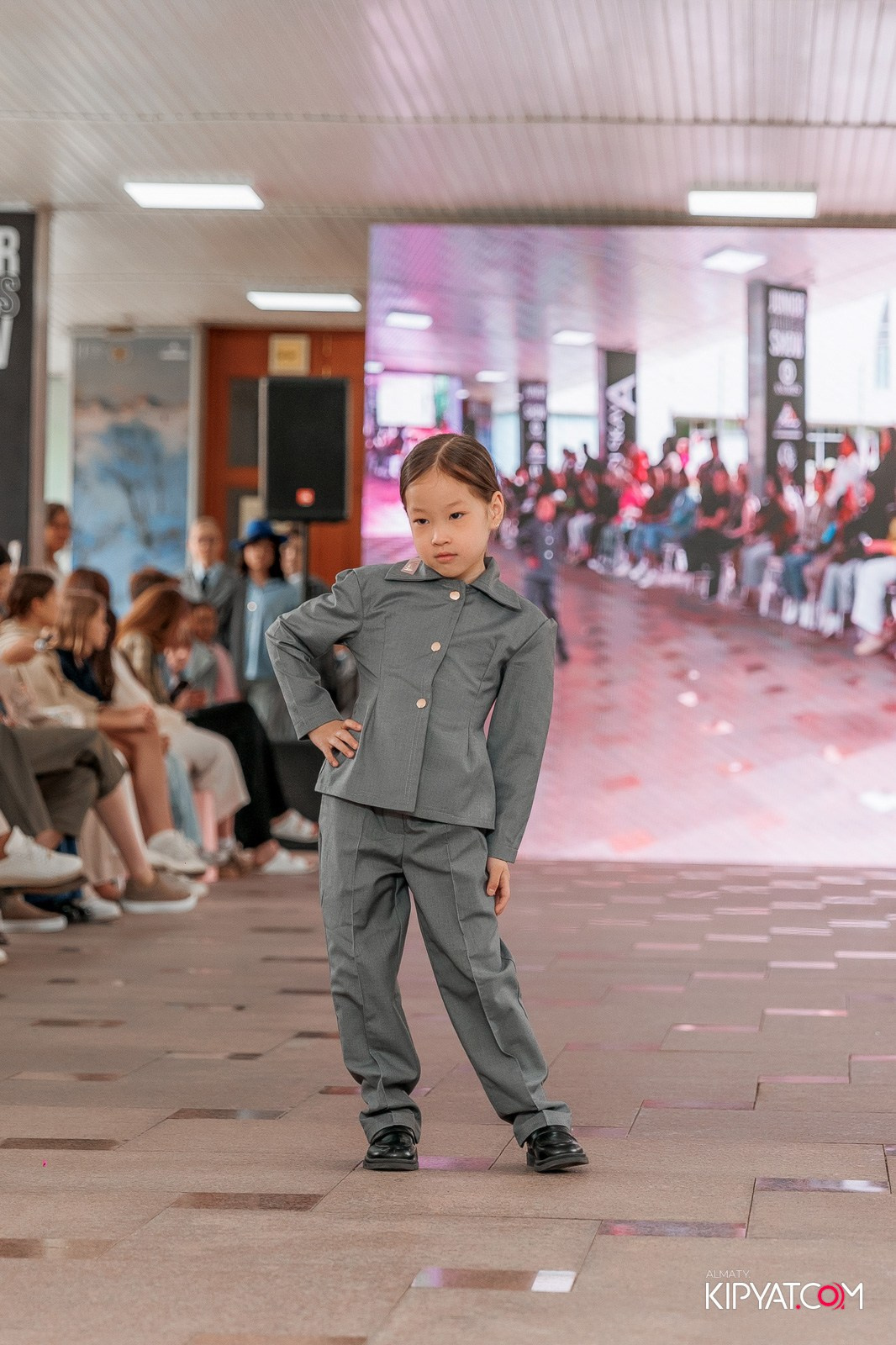 JUNIOR FASHION SHOW. КИПЯТКОМ АЛМАТЫ!