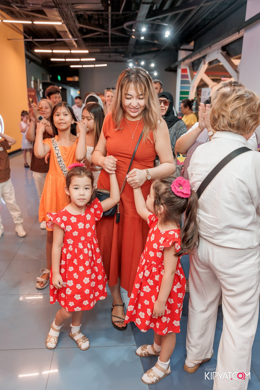 ПРЕЗЕНТАЦИЯ 10 ГРУППЫ КИНОПРОЕКТА STARBALALAR. КИПЯТКОМ АЛМАТЫ!