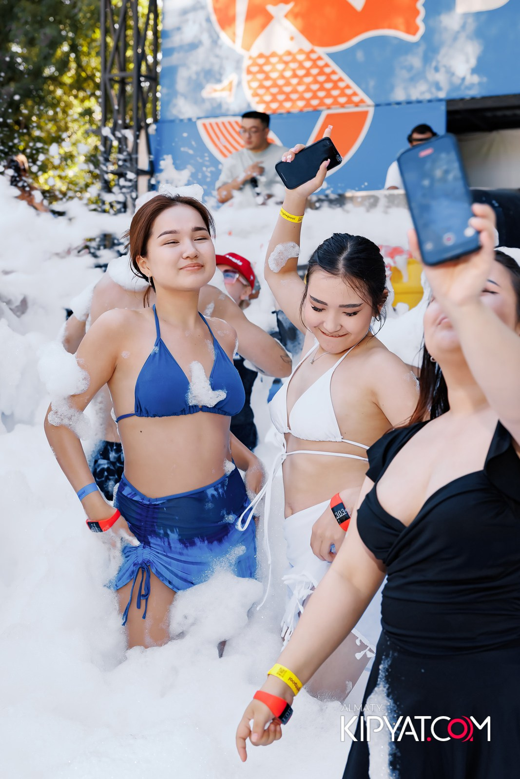 ПЕННАЯ ВЕЧЕРИНКА/ДЫМОВОЕ ШОУ/БАССЕЙН DELIGHT POOL. КИПЯТКОМ АЛМАТЫ!