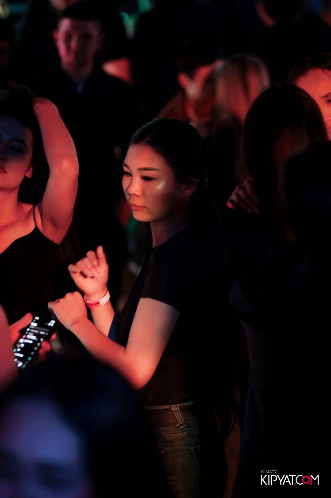 UYAT EMES BAR. КИПЯТКОМ АЛМАТЫ!