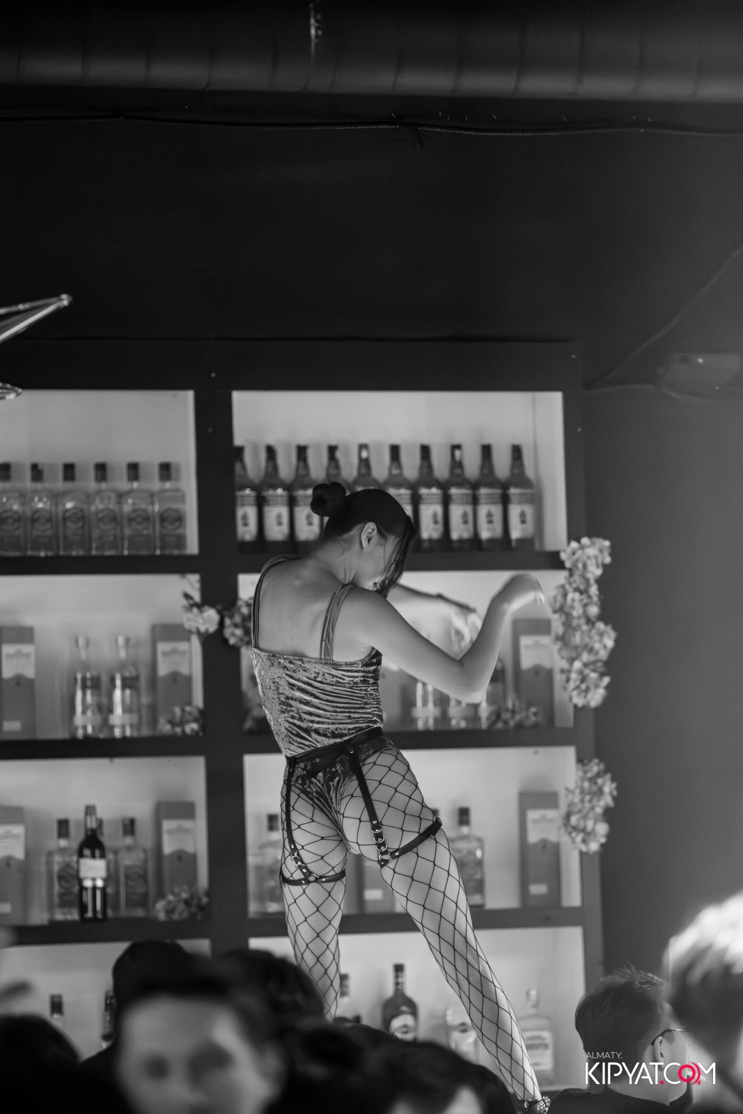 UYAT EMES BAR. КИПЯТКОМ АЛМАТЫ!