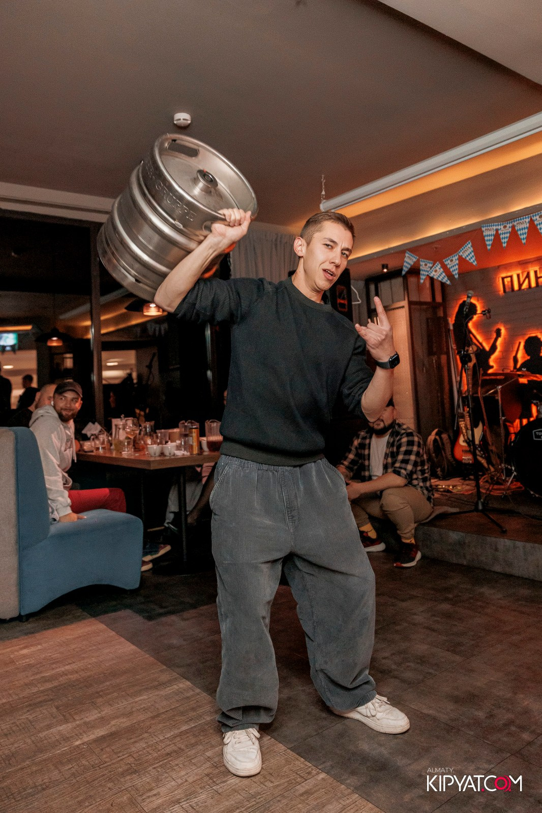 OKTOBERFEST — ПИНТА MEGA ALMA-ATA. КИПЯТКОМ АЛМАТЫ!