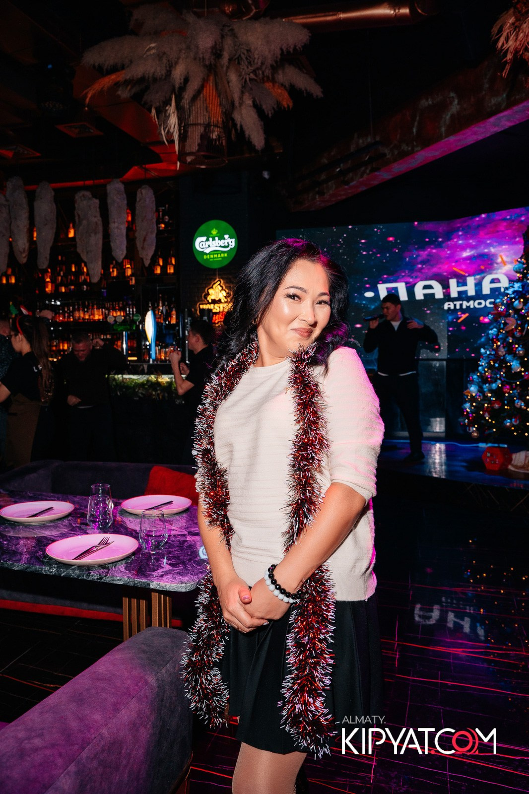 БАР ПАНАЕХАЛИ НА ТОЛЕ БИ. КИПЯТКОМ АЛМАТЫ!