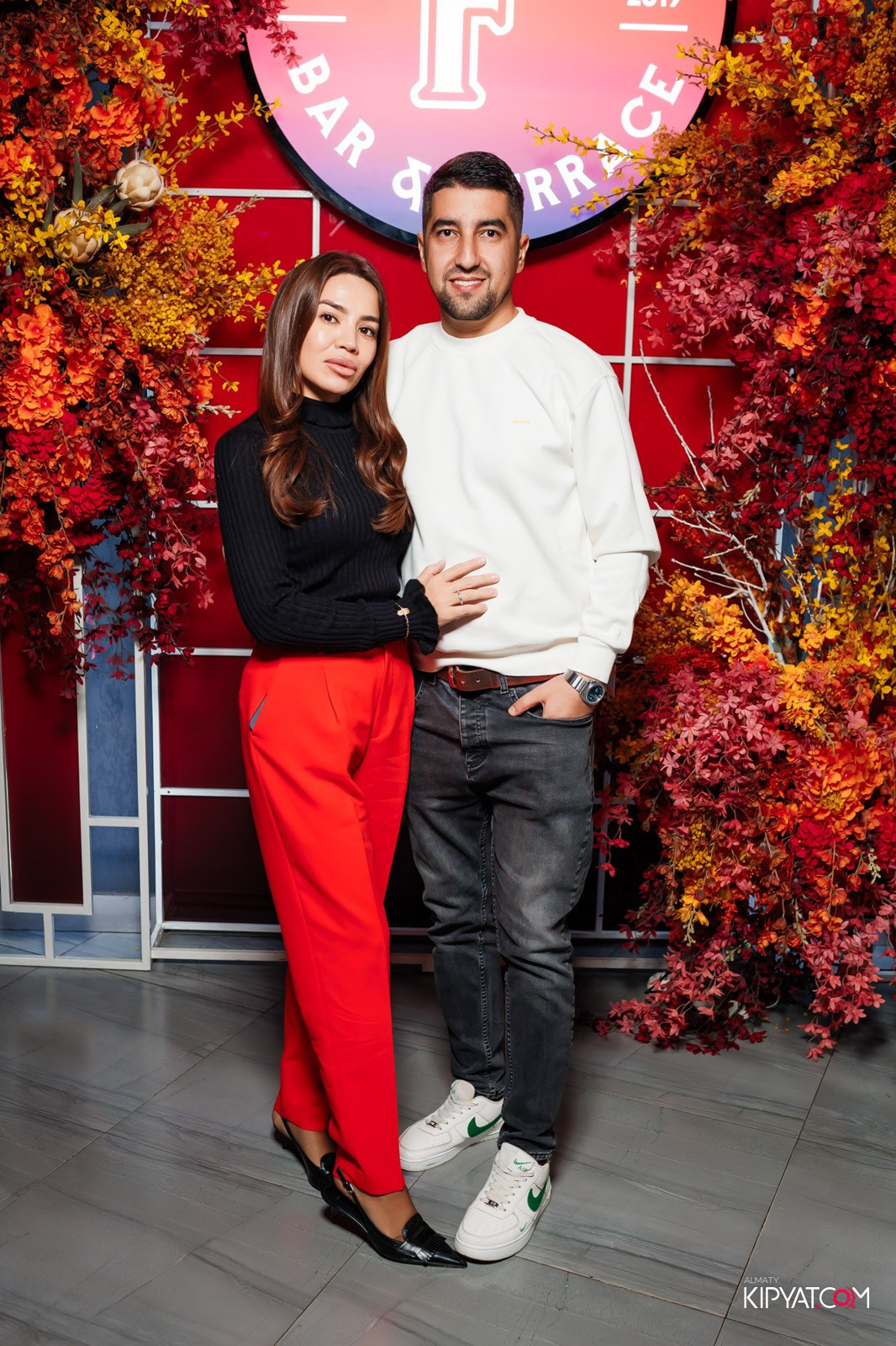 FRIENDS BAR & TERRACE. КИПЯТКОМ АЛМАТЫ!