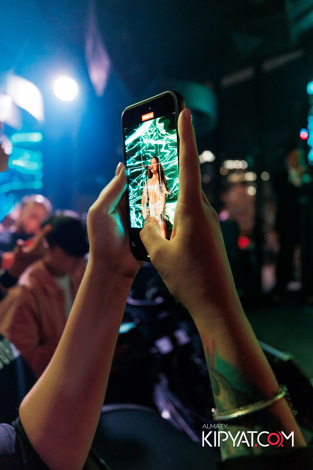 FRIENDS BAR & TERRACE. КИПЯТКОМ АЛМАТЫ!