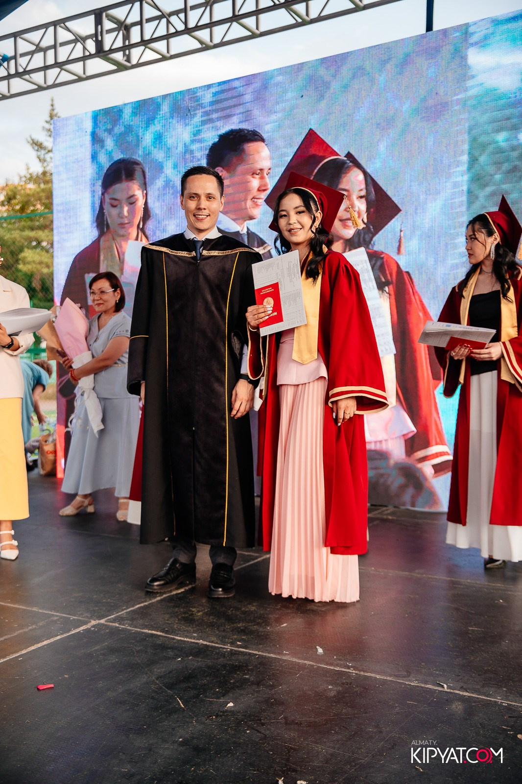 ВРУЧЕНИЕ ДИПЛОМОВ — НАРХОЗ КОЛЛЕДЖ. Part 4. КИПЯТКОМ АЛМАТЫ!