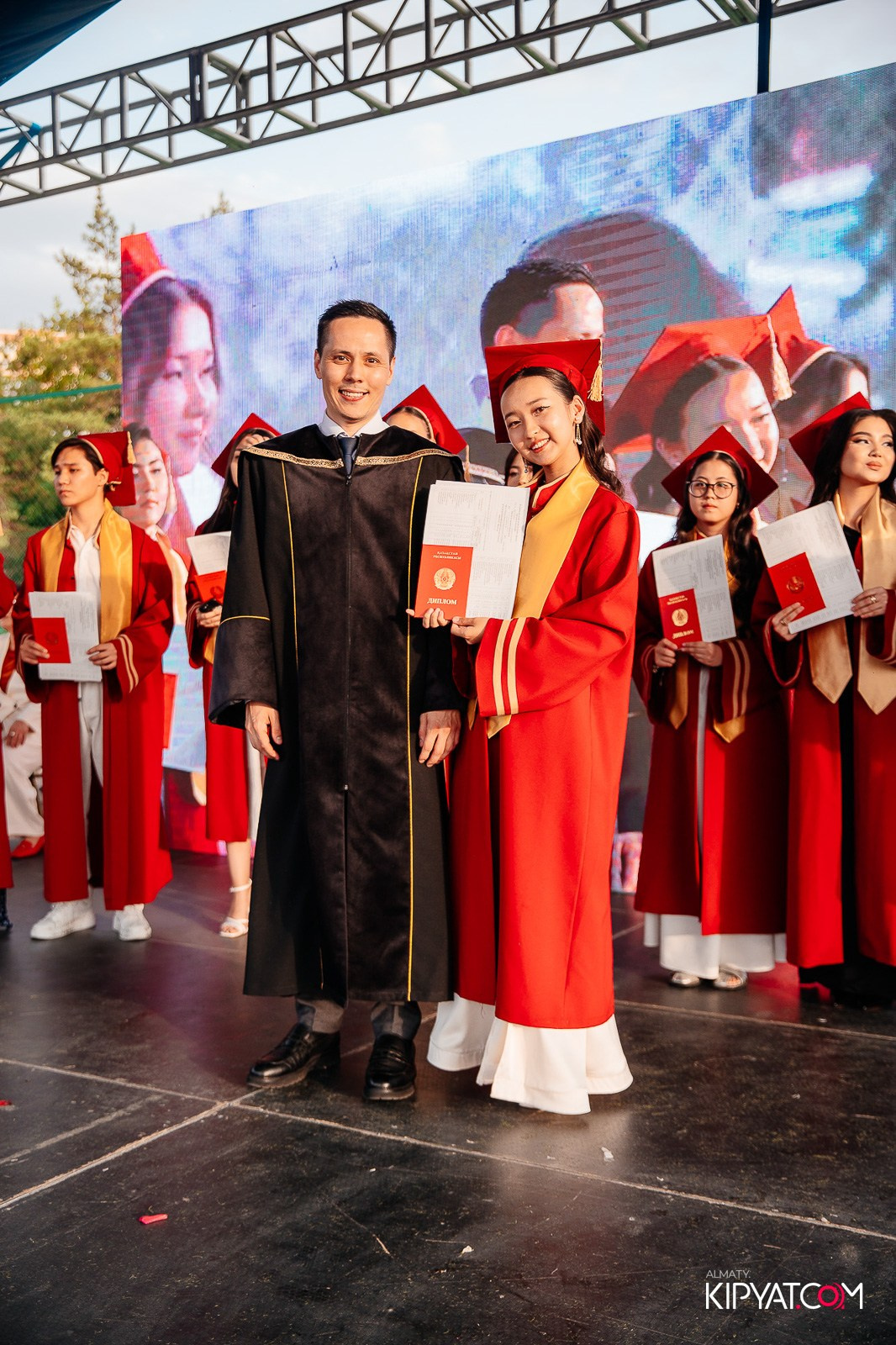 ВРУЧЕНИЕ ДИПЛОМОВ — НАРХОЗ КОЛЛЕДЖ. Part 4. КИПЯТКОМ АЛМАТЫ!