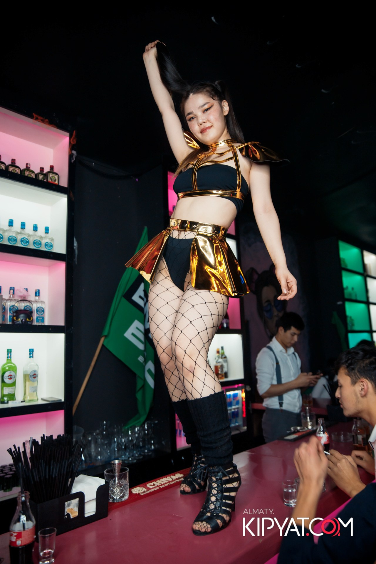 UYAT EMES BAR. КИПЯТКОМ АЛМАТЫ!