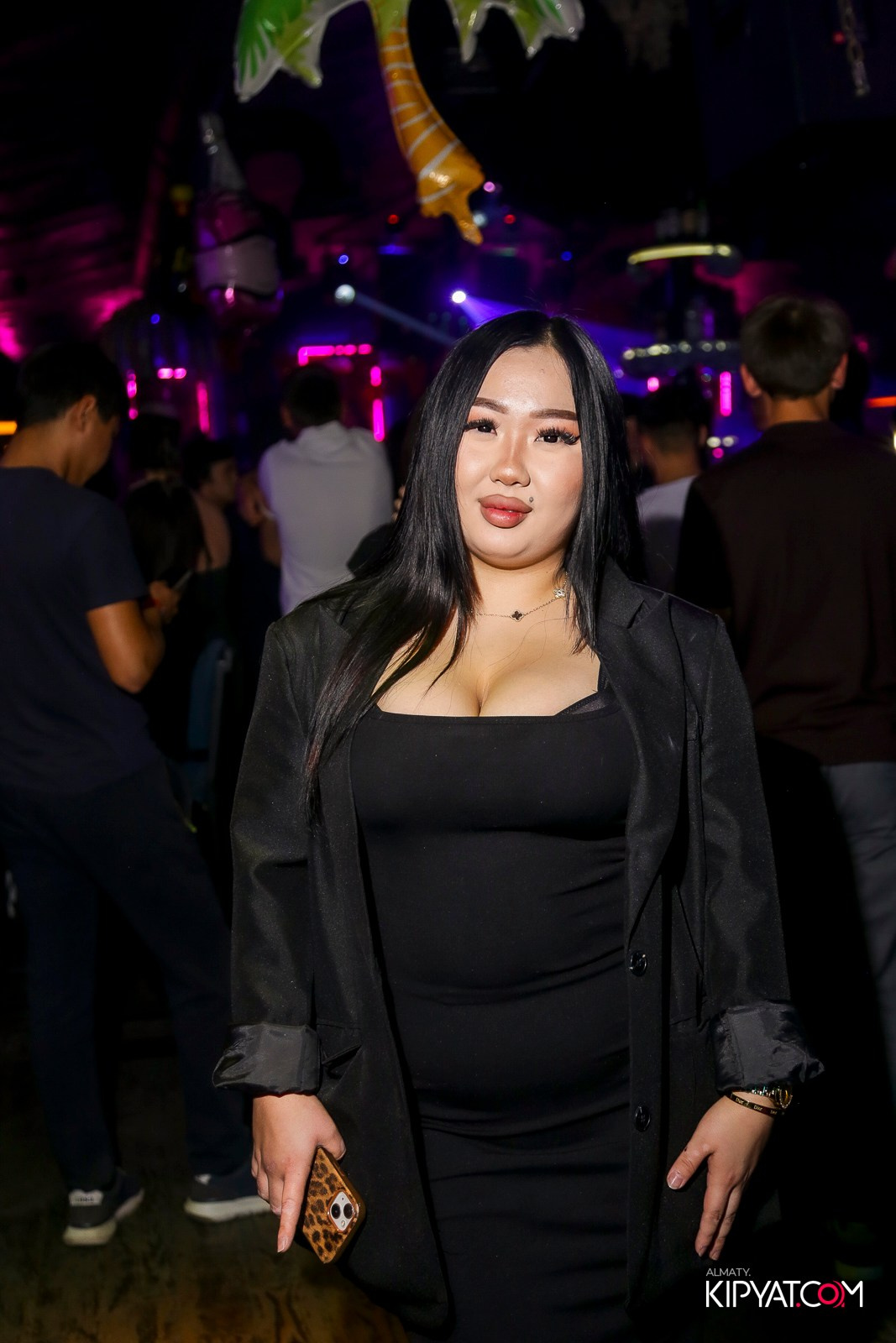 UYAT EMES BAR. КИПЯТКОМ АЛМАТЫ!