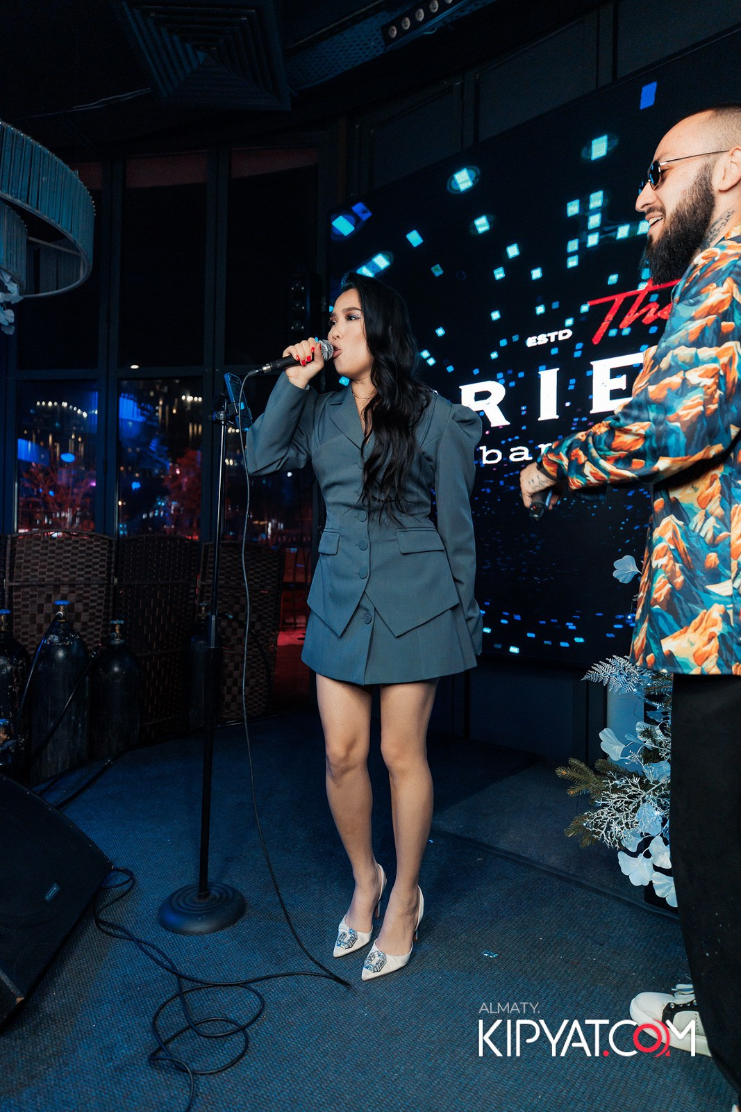 FRIENDS BAR & TERRACE. КИПЯТКОМ АЛМАТЫ!