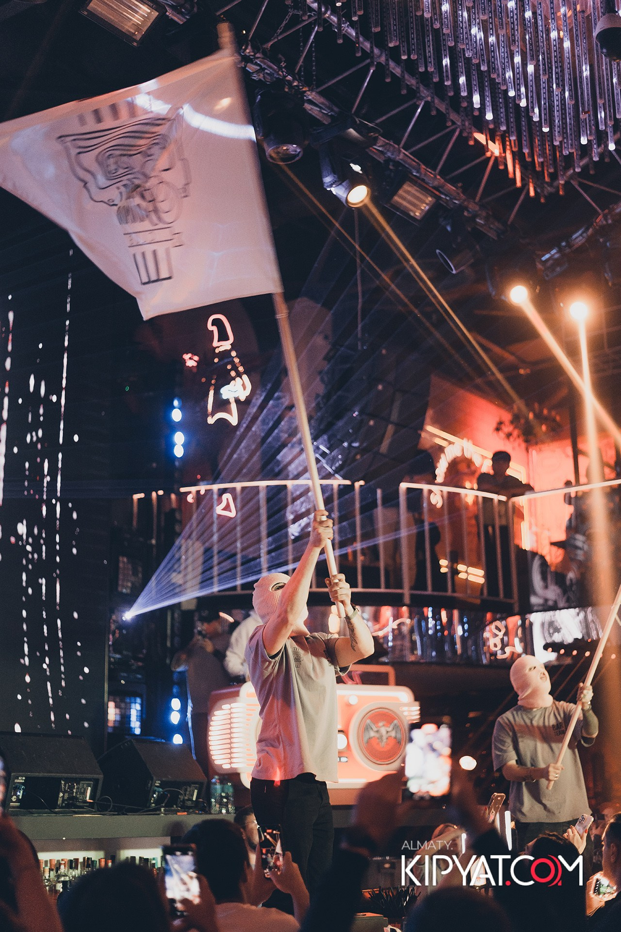 ВЫСТУПЛЕНИЕ ГРУППЫ ВИРУС SANTA BARBARA. КИПЯТКОМ АЛМАТЫ!