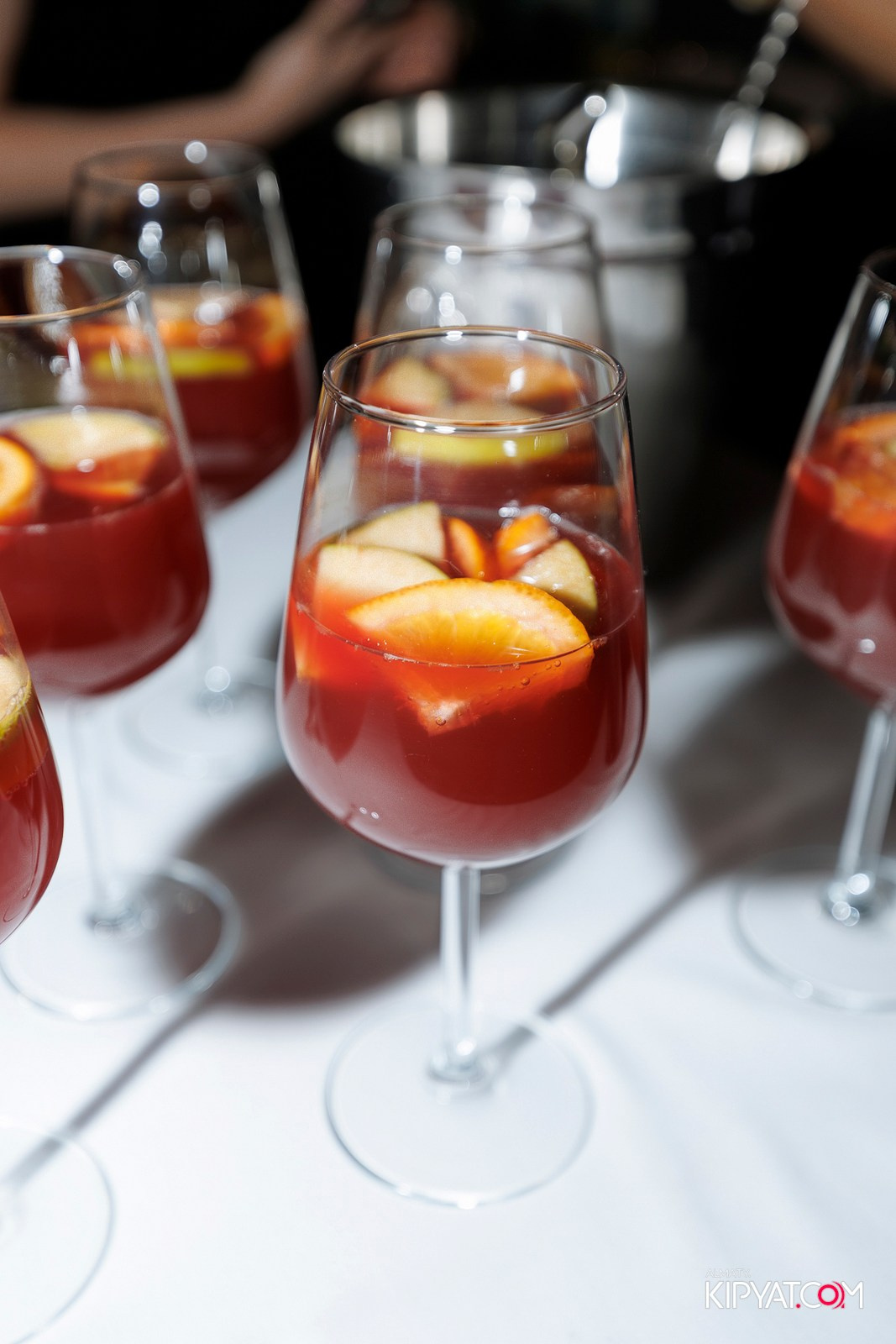 OLOVO BAR НА САТПАЕВА. КИПЯТКОМ АЛМАТЫ! Фотосъемка мероприятий в Алматы