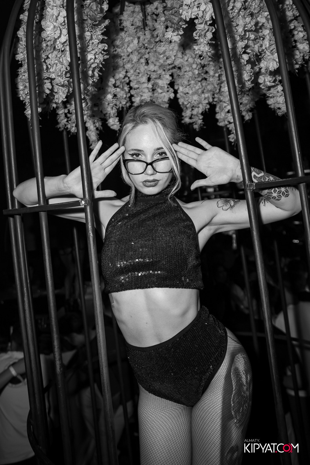 UYAT EMES BAR. КИПЯТКОМ АЛМАТЫ!