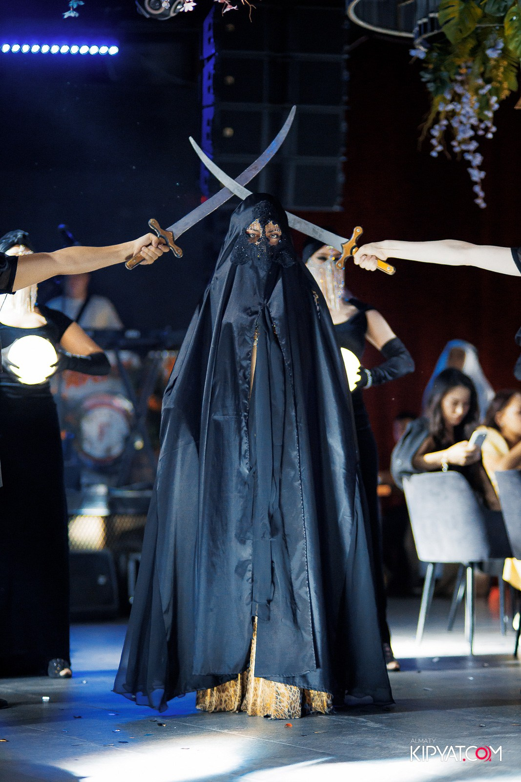 FRIENDS BAR & TERRACE. КИПЯТКОМ АЛМАТЫ!