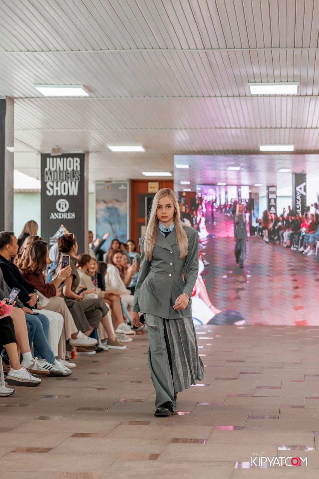 JUNIOR FASHION SHOW. КИПЯТКОМ АЛМАТЫ!