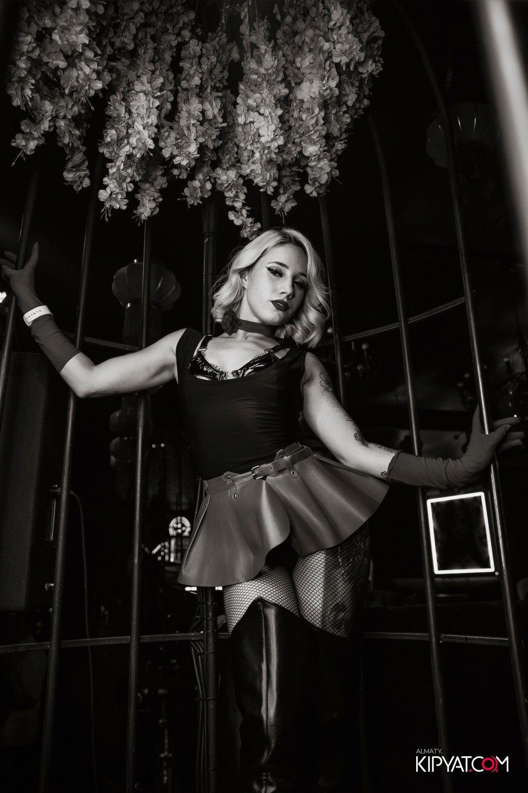 UYAT EMES BAR. КИПЯТКОМ АЛМАТЫ!