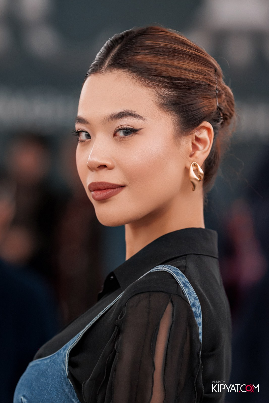 FASHION ПОКАЗ, КАЗАХСКОЙ НАЦИОНАЛЬНОЙ ОДЕЖДЫ. КИПЯТКОМ АЛМАТЫ!