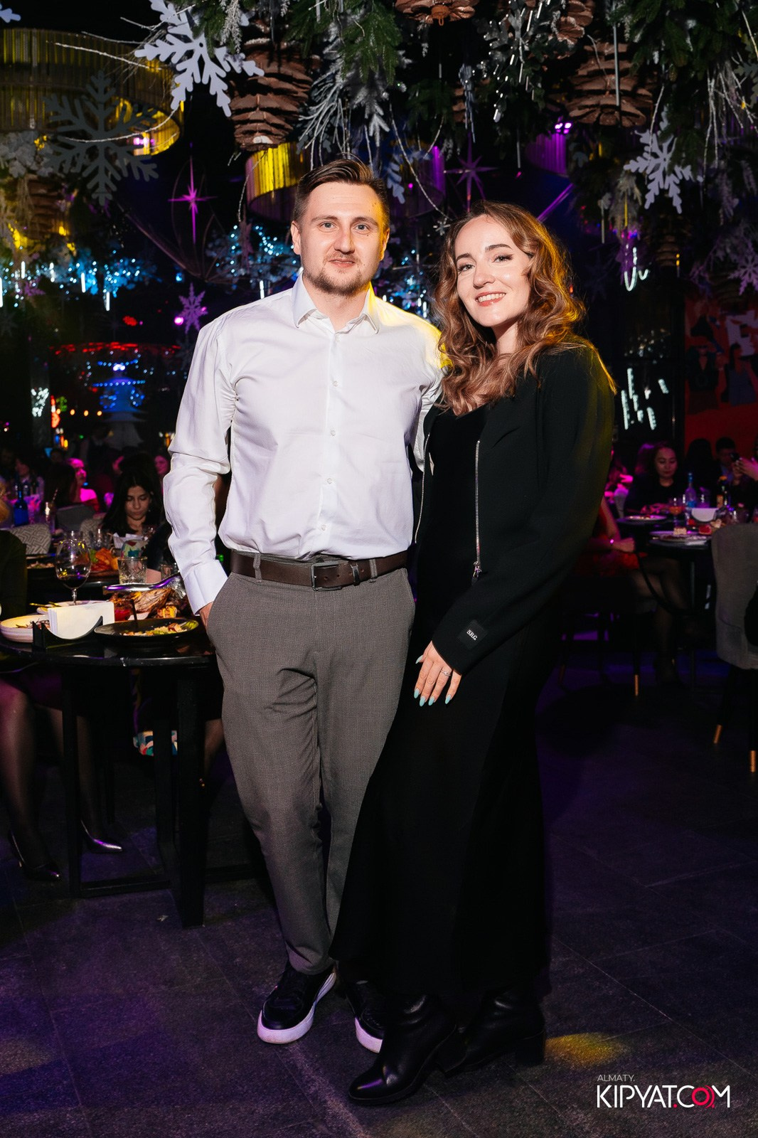 FRIENDS BAR & TERRACE. КИПЯТКОМ АЛМАТЫ!