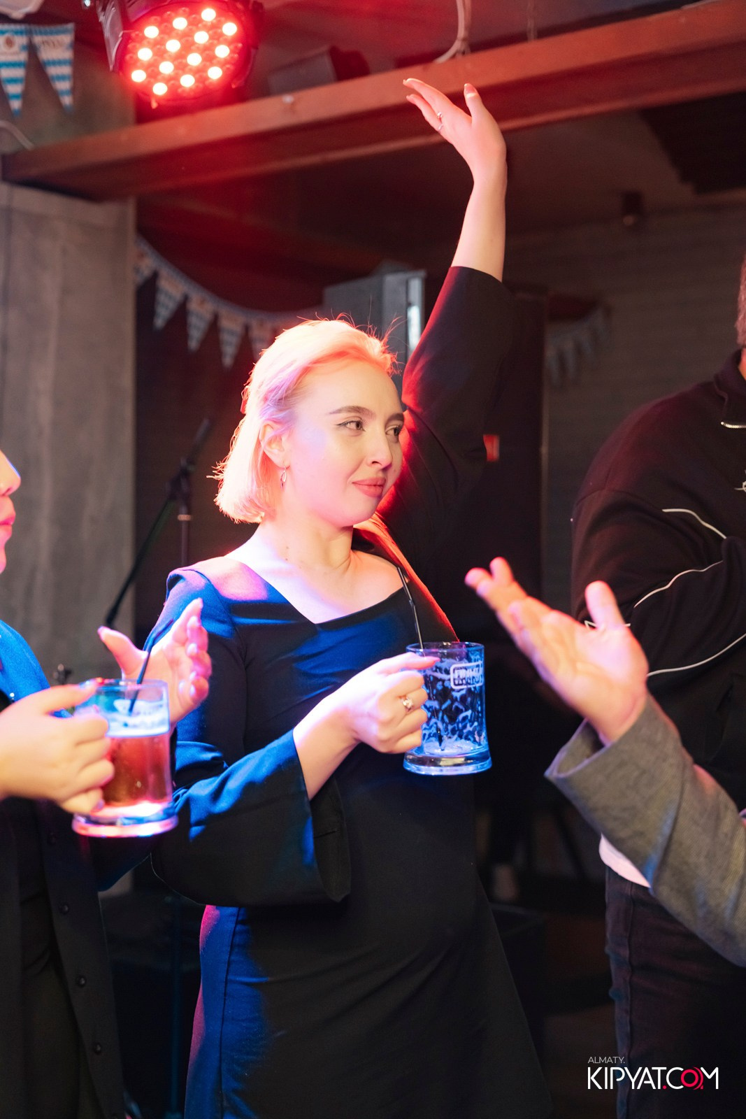 OKTOBERFEST — ПИНТА НА ГОГОЛЯ. КИПЯТКОМ АЛМАТЫ!