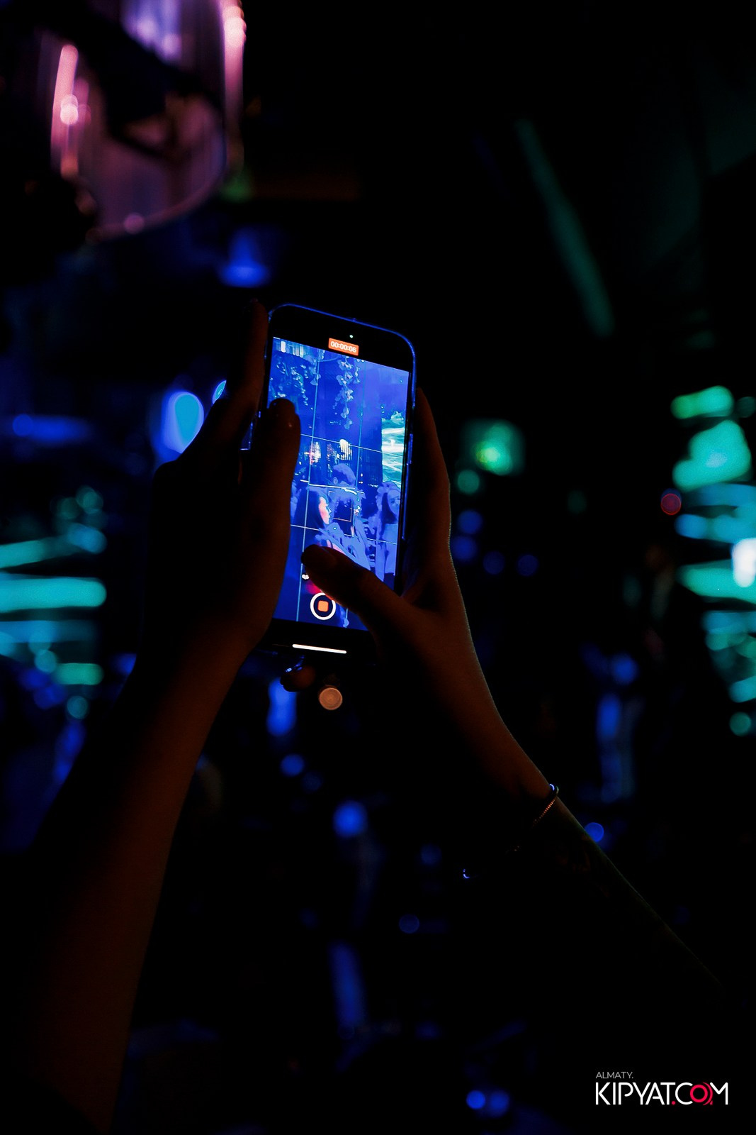 FRIENDS BAR & TERRACE. КИПЯТКОМ АЛМАТЫ!