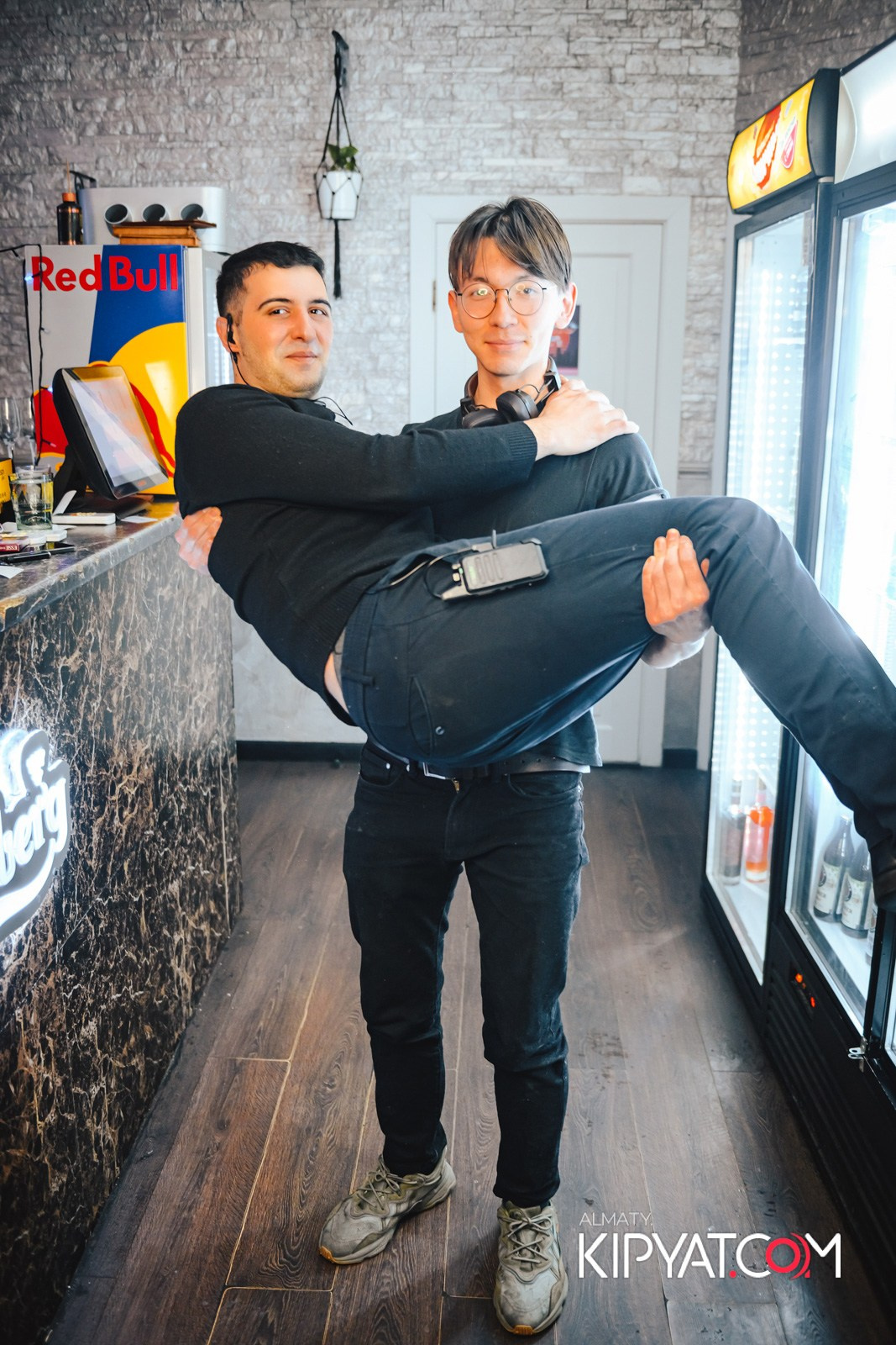 УХО И МЕДВЕДЬ НА ГАГАРИНА. КИПЯТКОМ АЛМАТЫ!