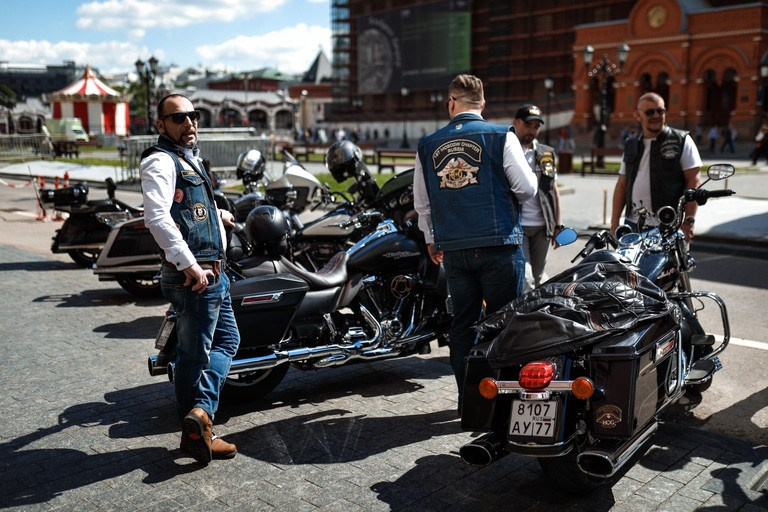 Свадьба байкеров в ресторане «Дворянское гнездо». Kirillova Studio — мастерская декора и событий Юли Кирилловой