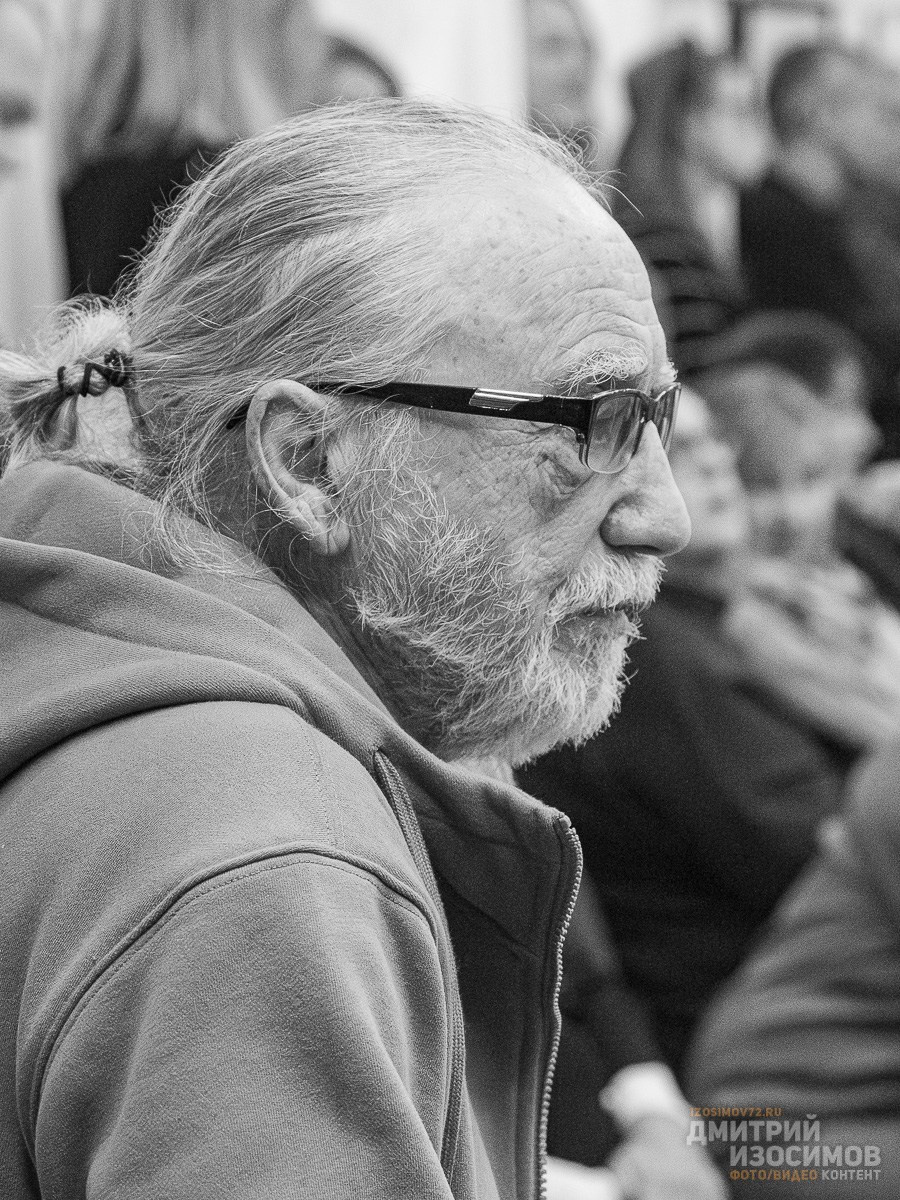 Открытие выставки Олега Яхнина