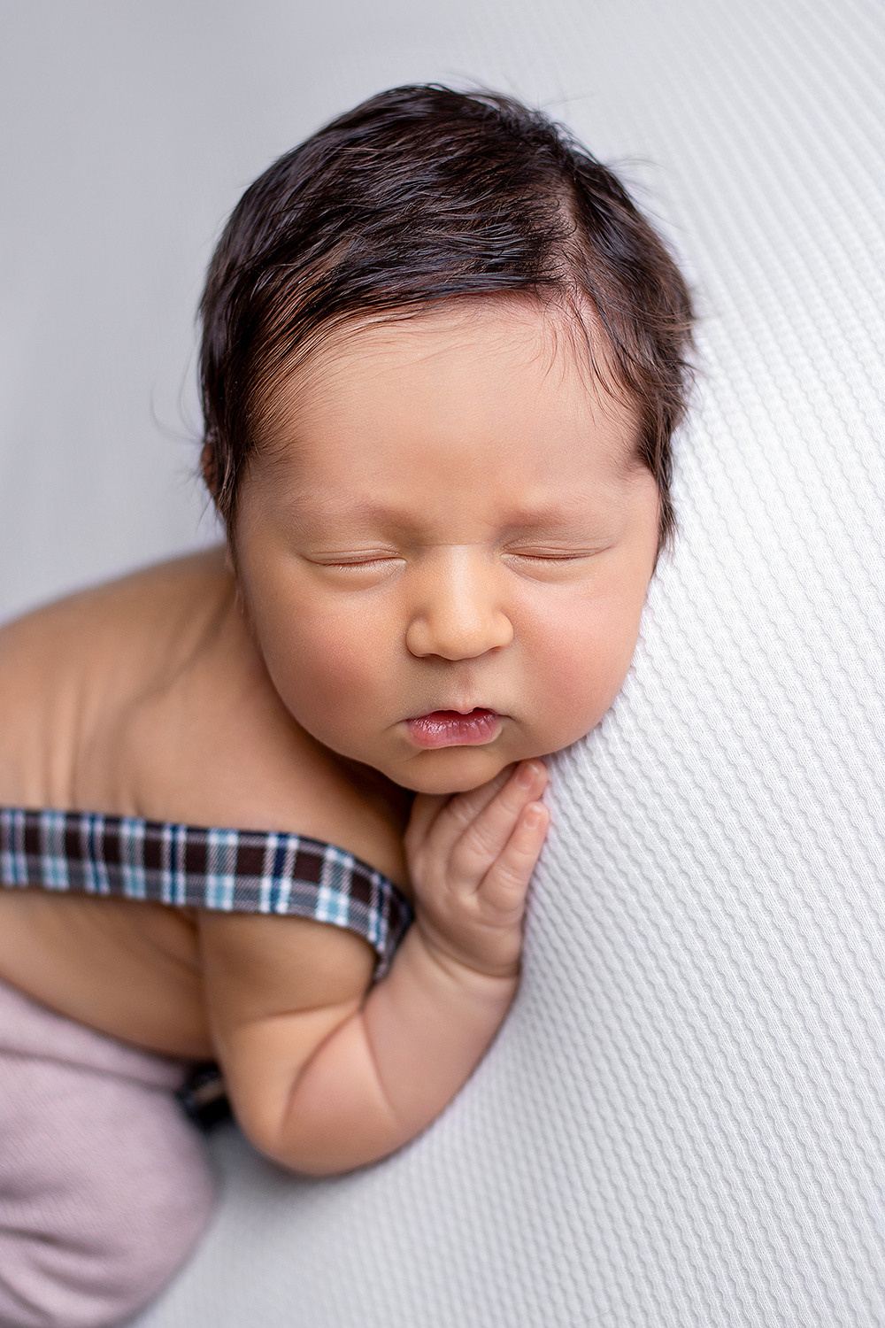 Newborn съёмка Льва. Фотограф новорождённых и малышей до года в Москве и Московской области