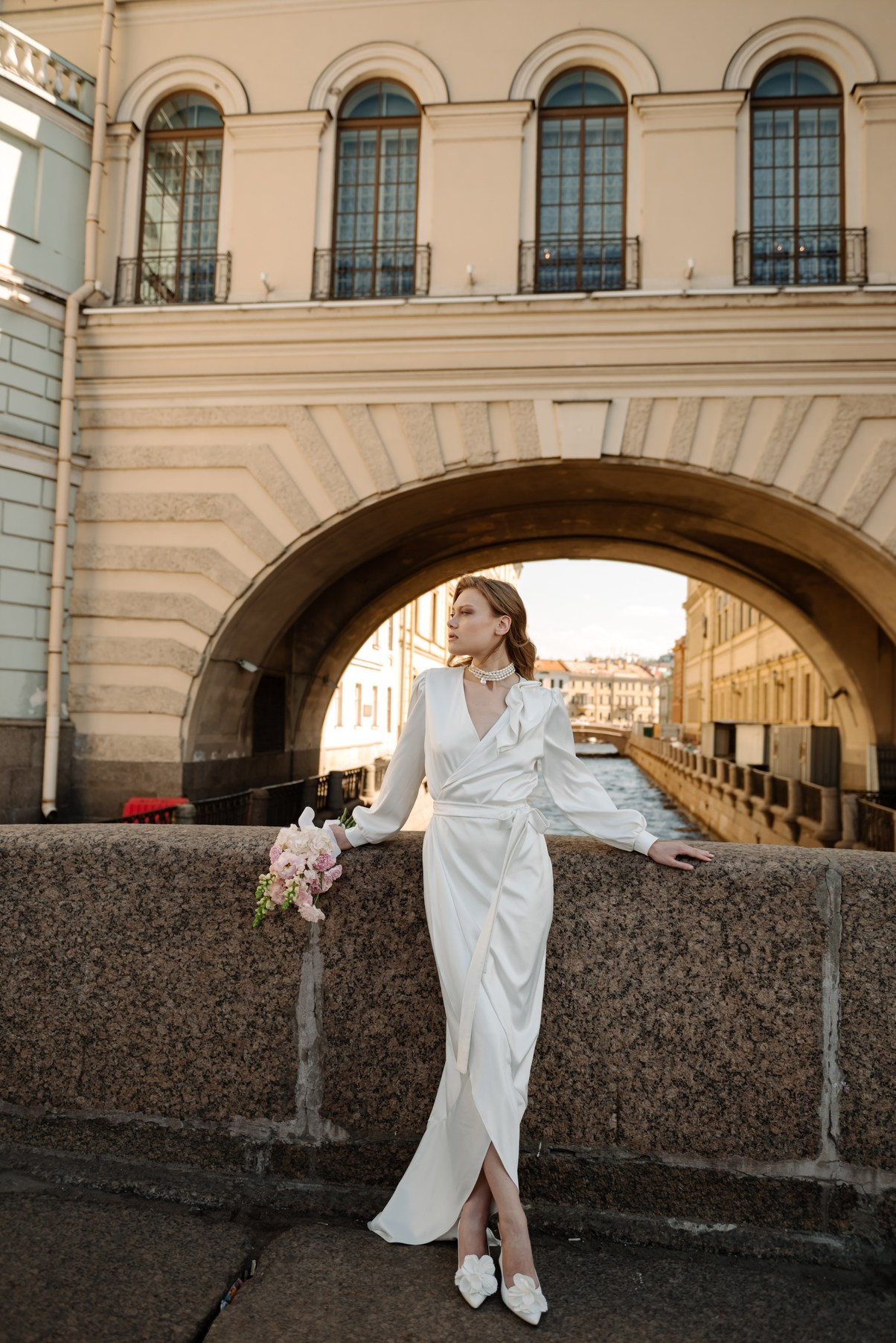 Прогулка у Эрмитажа. Свадебный и сеейный фотограф в Санкт-Петербурге Елена Худякова