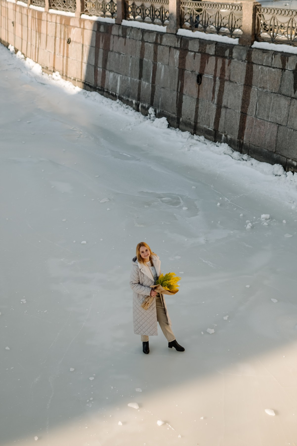 Прогулка с цветами по улицам и каналам. Свадебный и семейный фотограф в Санкт-Петербурге Елена Худякова