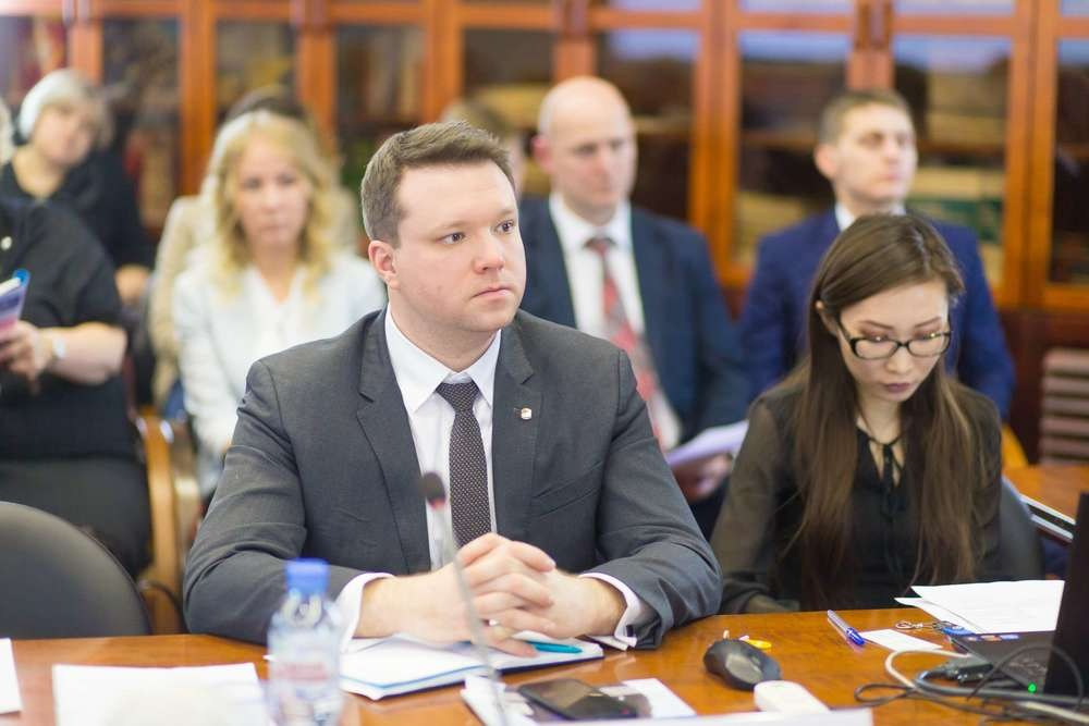 Профессиональная фотосъемка для официальных встреч и форумов | Фиксируйте важные моменты вашего бизнеса