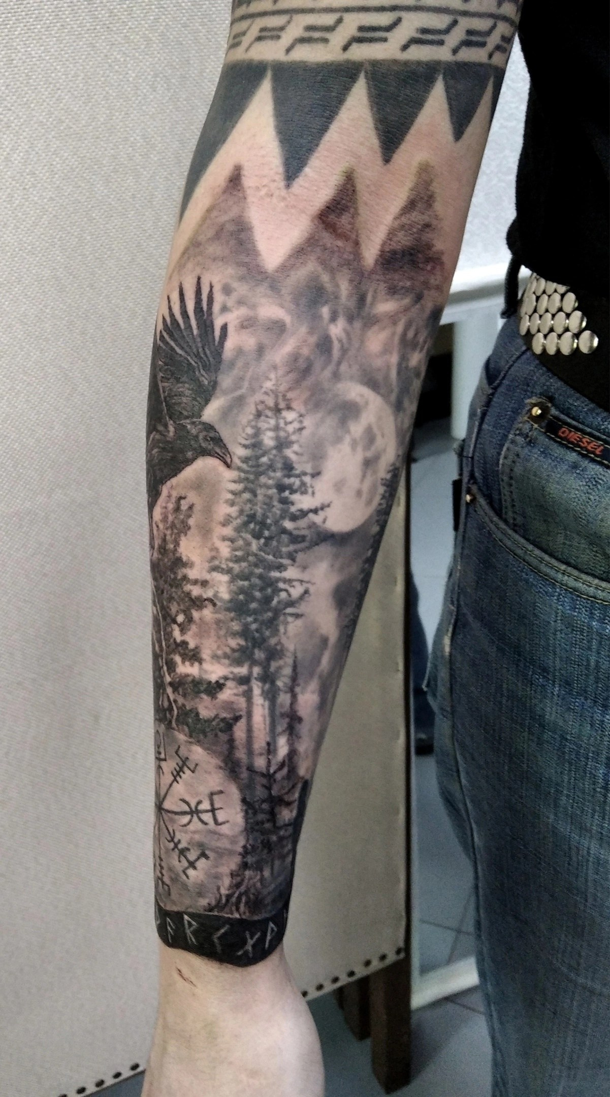 Тату. Яр Панов Арт.Картины, татуировки, роспись стен и одежды в Москве