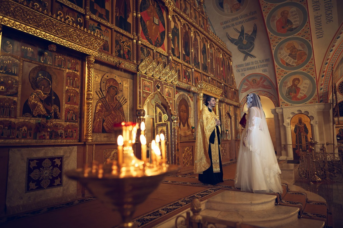 Венчание в главном Храме. Свадебный и репортажный фотограф в Москве и Московской области