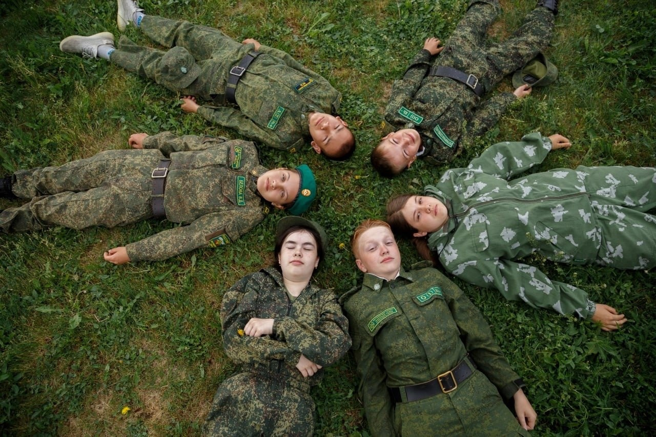 Выпускной альбом, последний звонок. Akhmadeevmedia.ru