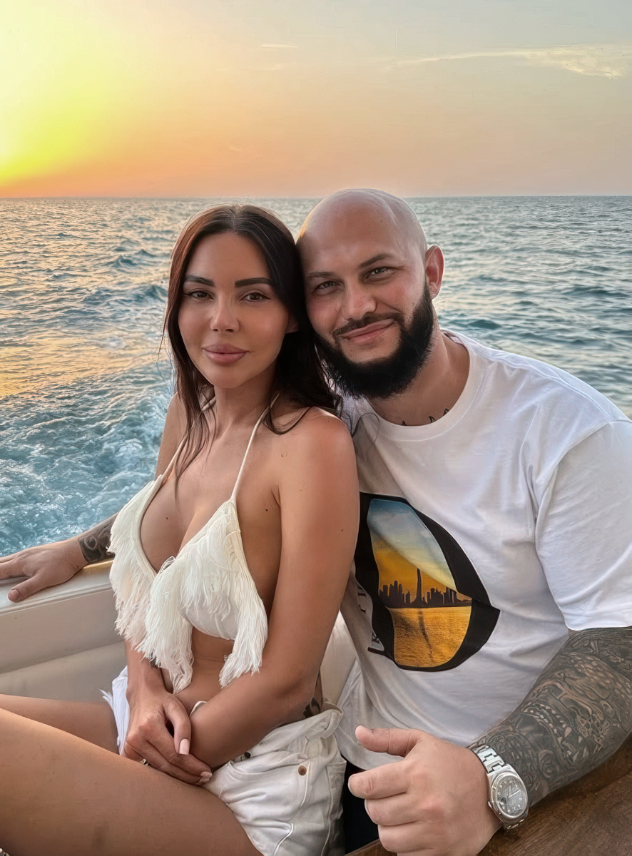 Фотография после обработки — аккуратное удаление человека с фото без следов фотошопа, услуга «Бывший лишний»