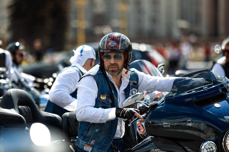 Свадьба байкеров в ресторане «Дворянское гнездо». Kirillova Studio — мастерская декора и событий Юли Кирилловой