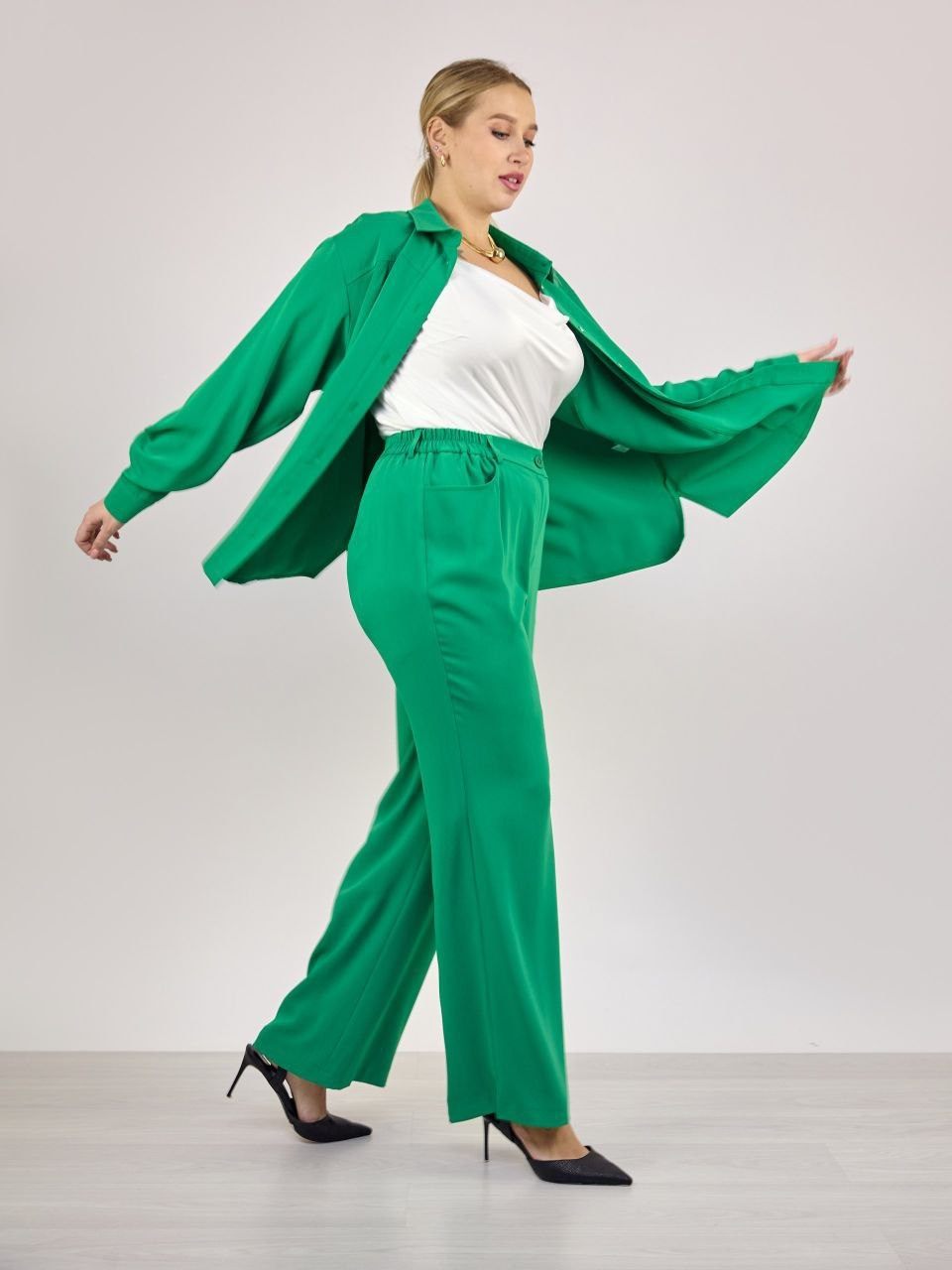 Карина, 50-52 р-р, 172 см. KED Production — продакшн из СПб. Создаём фото, видео и контент, который помогает брендам и селлерам продавать больше