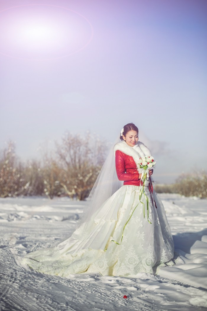 Зимнее свадебное фото. Фотограф Надежда Куин, Якутск