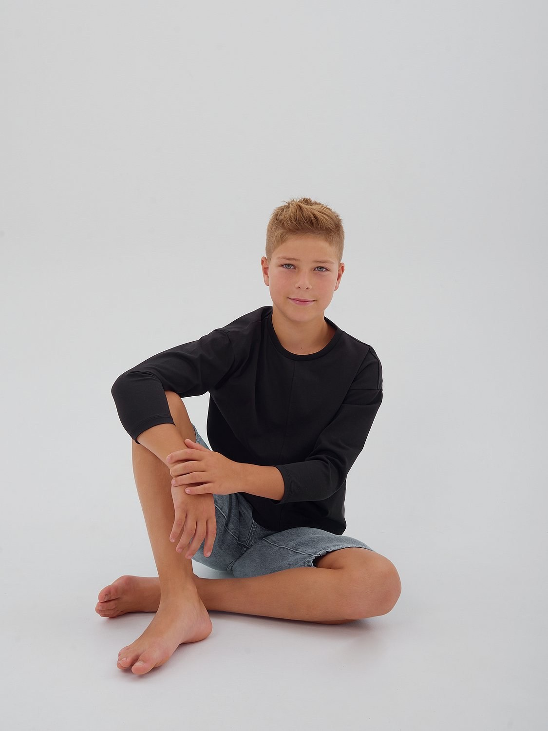 Детская одежда: лонгсливы и футболки. Портретный фотограф в Санкт-Петербурге