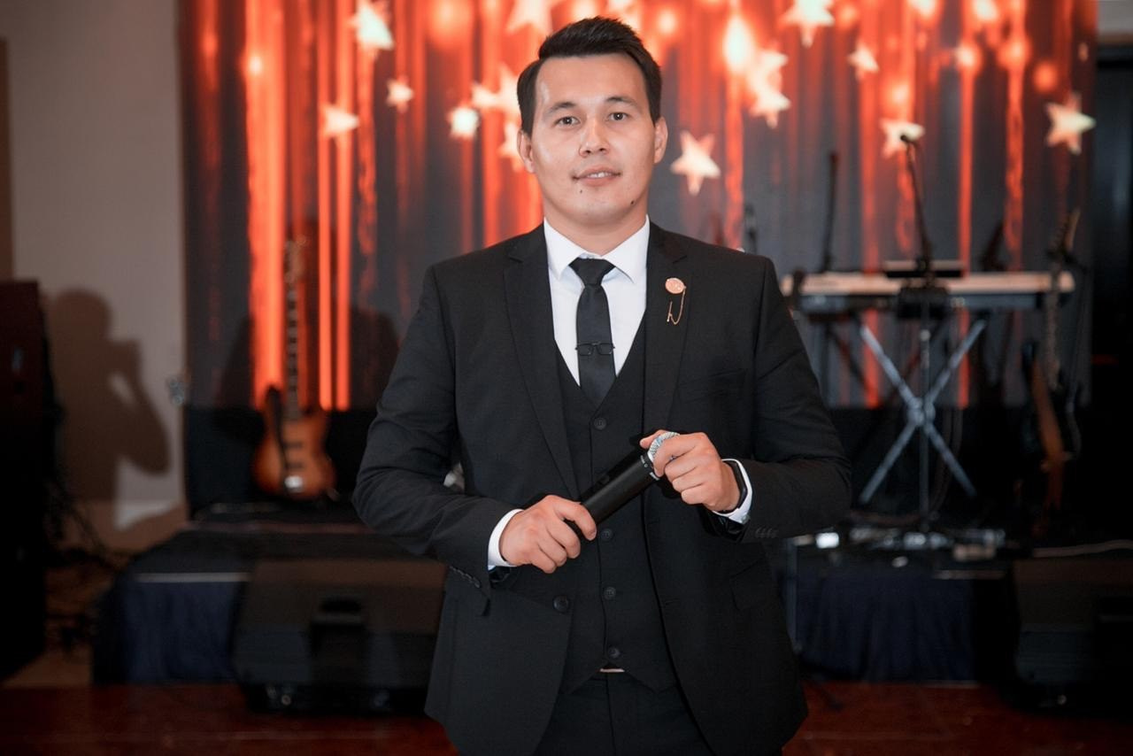 ФОТОГАЛЕРЕЯ. Арман Николаевич — ведущий событий и торжеств