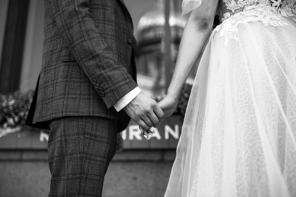 Свадебная фотосессия на Невском. Свадебный фотограф СПБ