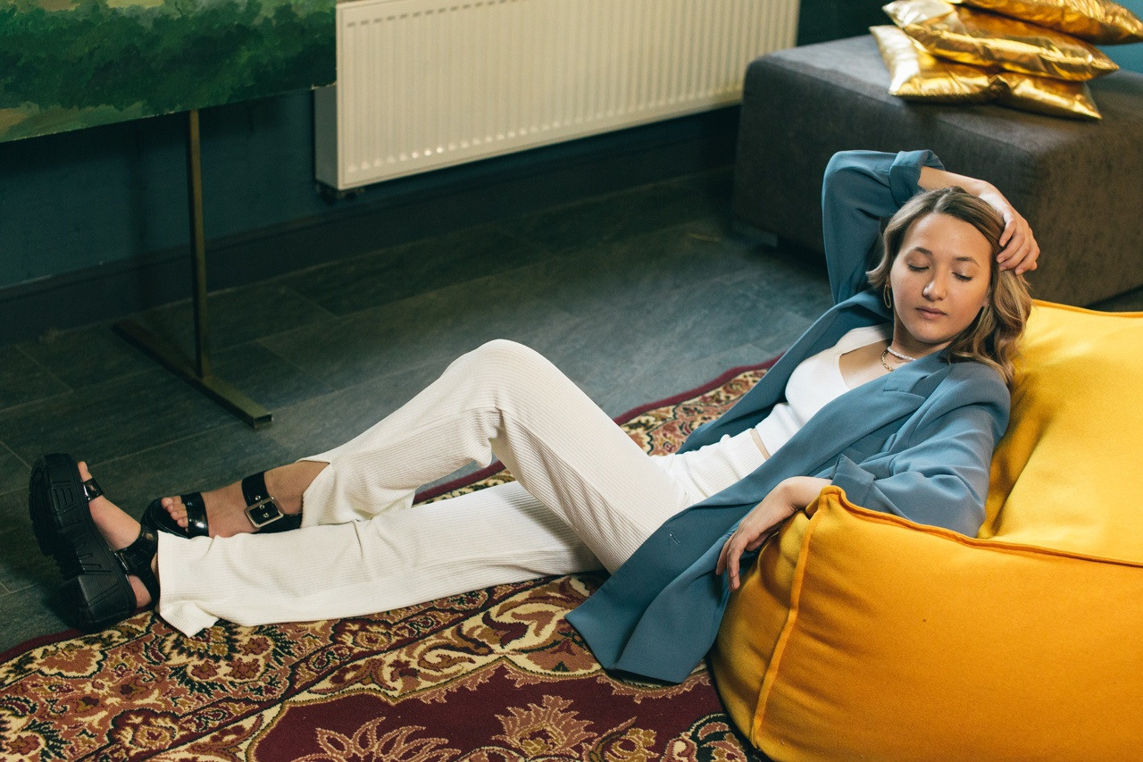 фотосессия в оренбурге для девочки в интерьере