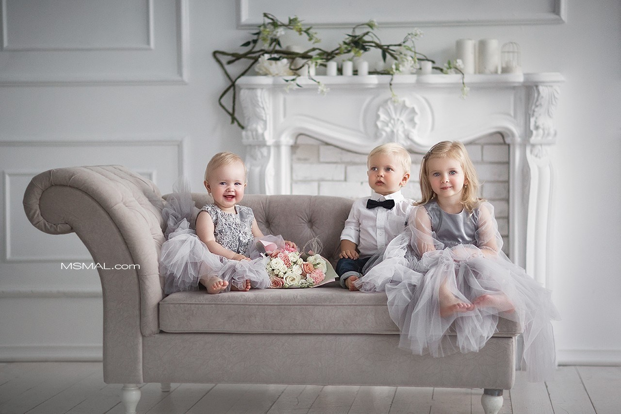 фотосессия дня рождения ребенка, фотосъемка в красивых платьях, фотосессия в фотостудии
